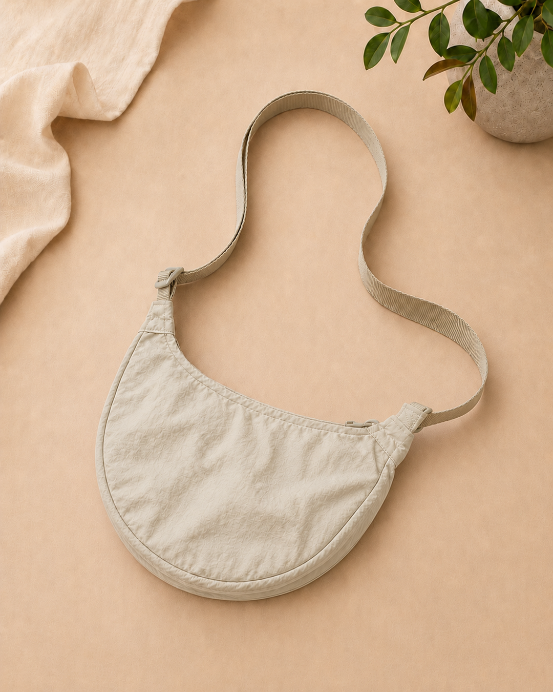 Mofybuy Crescent Sling Bag