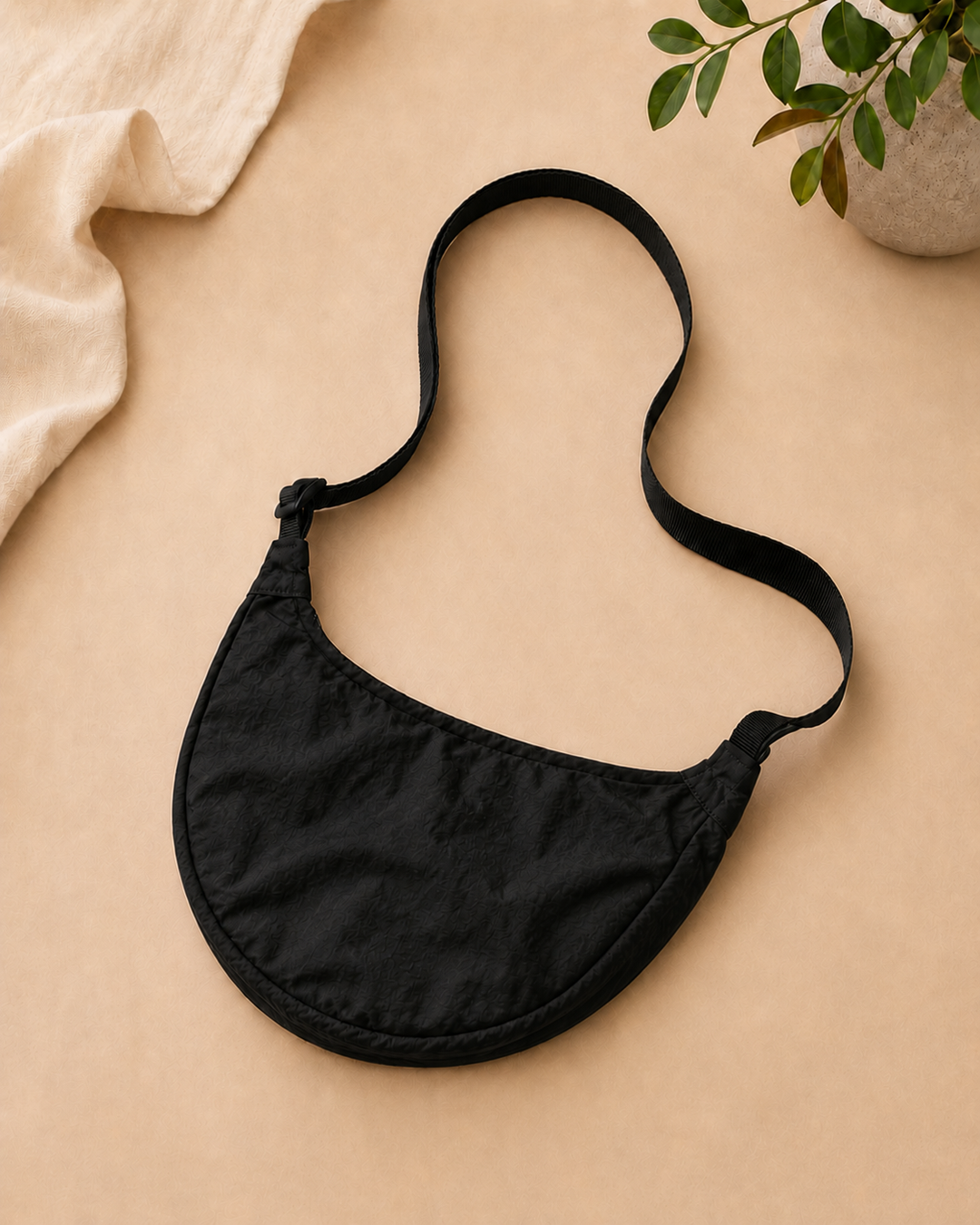 Mofybuy Crescent Sling Bag